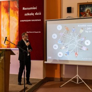 „Rozumieć szkołę dziś” – wydarzenie naukowe w MZSP