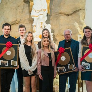 Maturzyści pożegnali szkołę. Uroczystość pełna emocji i wspomnień