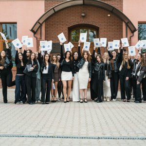 Maturzyści pożegnali szkołę. Uroczystość pełna emocji i wspomnień