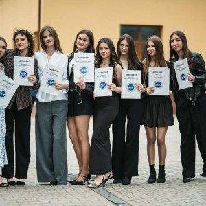 Maturzyści pożegnali szkołę. Uroczystość pełna emocji i wspomnień