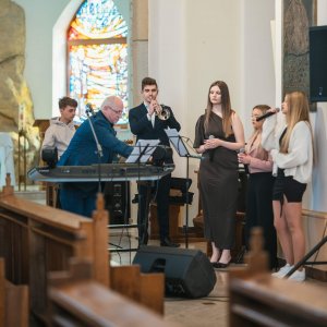 Maturzyści pożegnali szkołę. Uroczystość pełna emocji i wspomnień