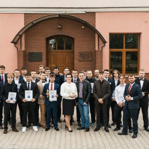 Maturzyści pożegnali szkołę. Uroczystość pełna emocji i wspomnień