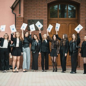 Maturzyści pożegnali szkołę. Uroczystość pełna emocji i wspomnień