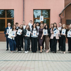 Maturzyści pożegnali szkołę. Uroczystość pełna emocji i wspomnień