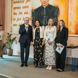 Maturzyści pożegnali szkołę. Uroczystość pełna emocji i wspomnień