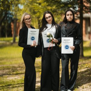 Maturzyści pożegnali szkołę. Uroczystość pełna emocji i wspomnień