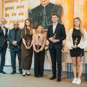 Maturzyści pożegnali szkołę. Uroczystość pełna emocji i wspomnień