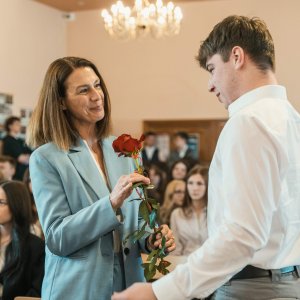 Maturzyści pożegnali szkołę. Uroczystość pełna emocji i wspomnień